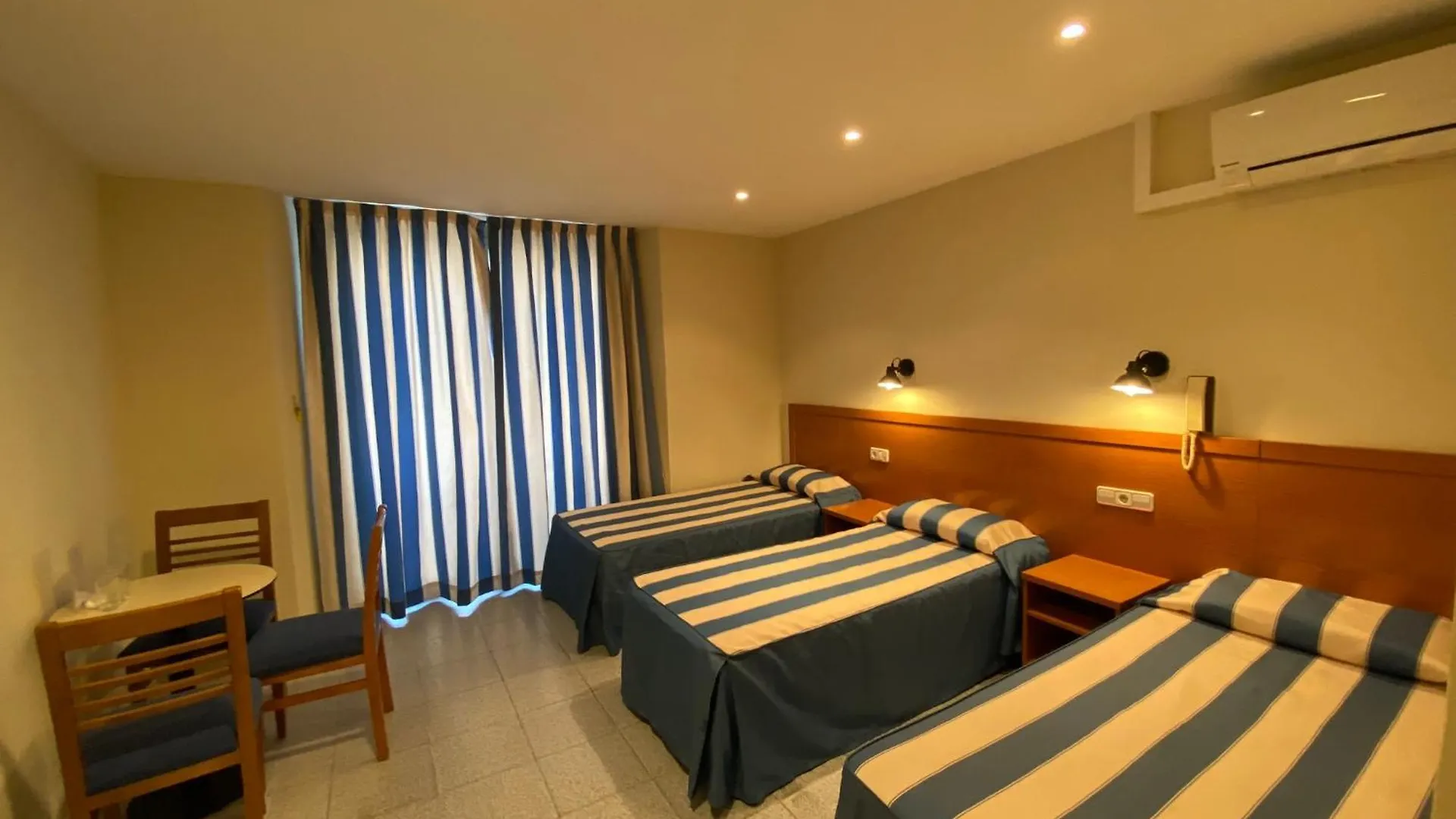 Pension Coral Barcelona Spain