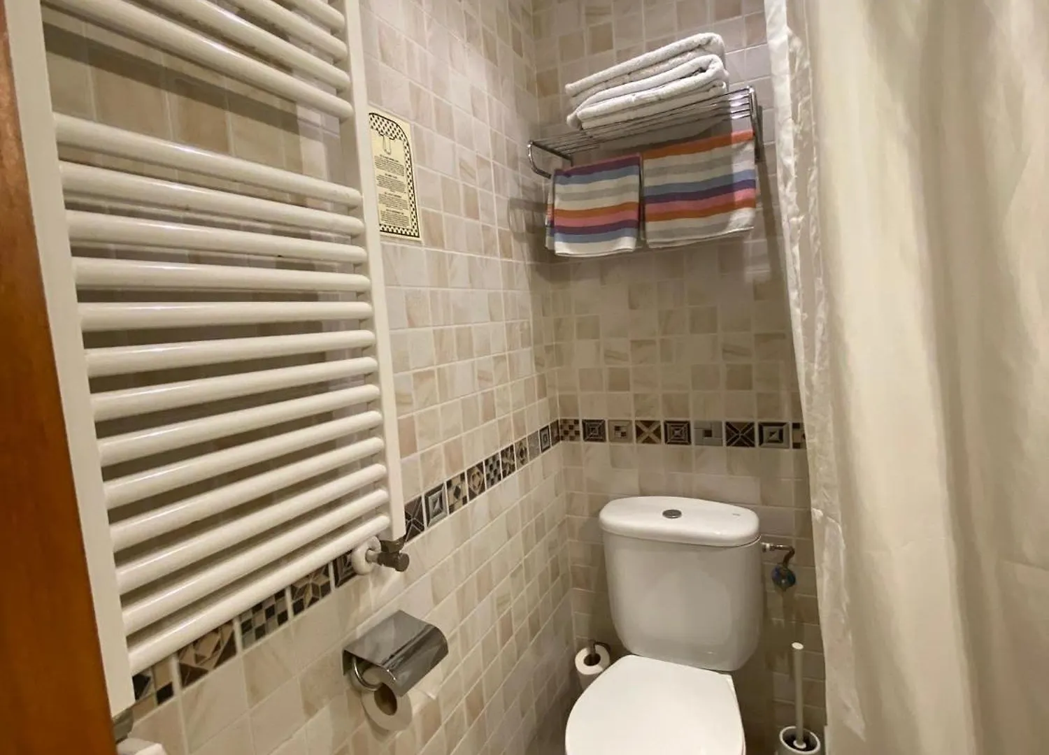 Pension Coral Barcelona Guest house