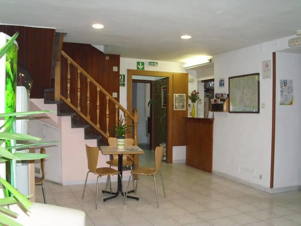 Pension Coral Barcelona 2*,